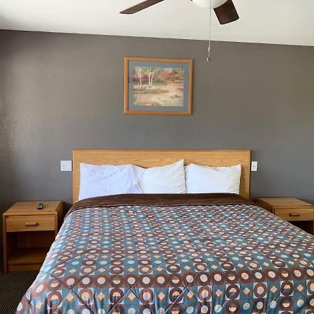 Cinderella Motel Wasco Bagian luar foto