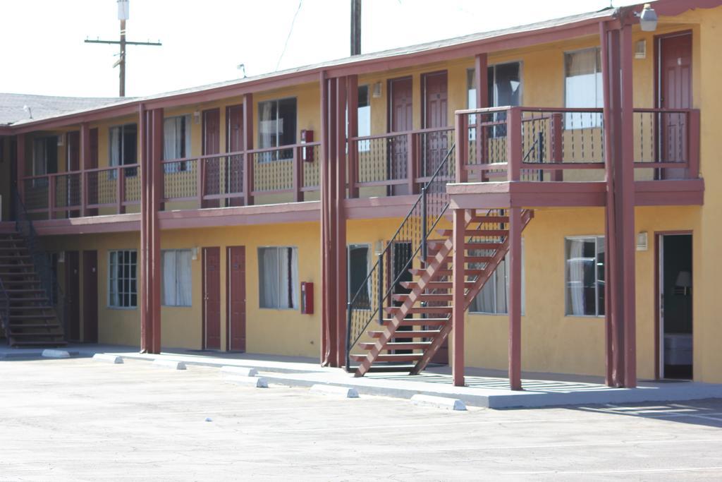 Cinderella Motel Wasco Bagian luar foto