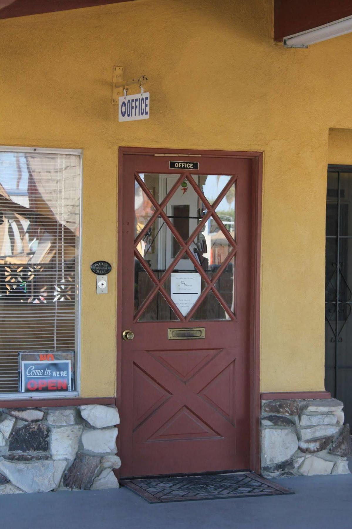 Cinderella Motel Wasco Bagian luar foto