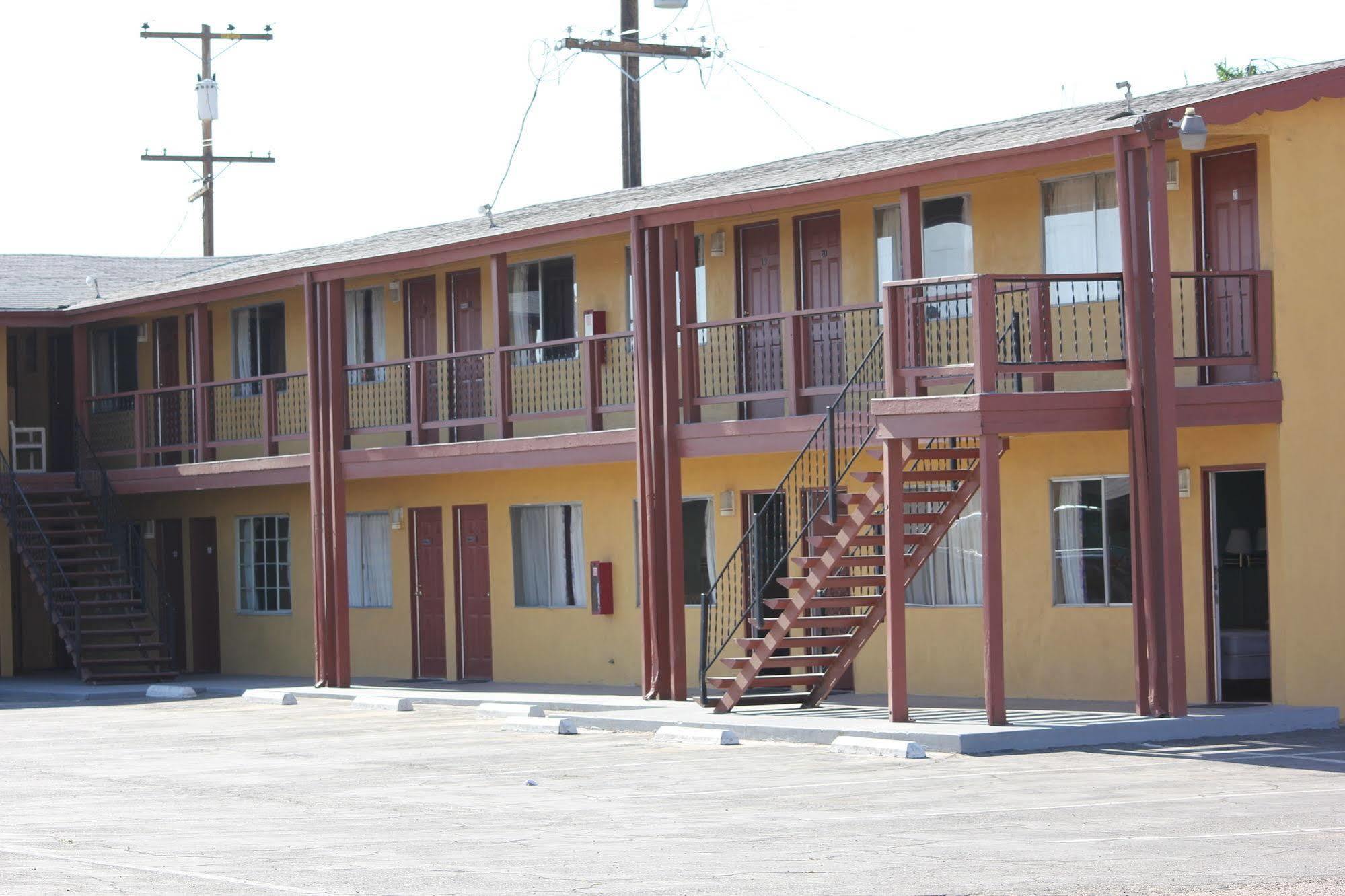 Cinderella Motel Wasco Bagian luar foto