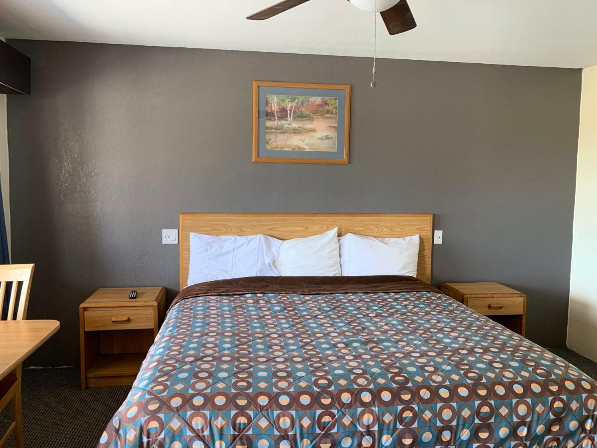 Cinderella Motel Wasco Bagian luar foto